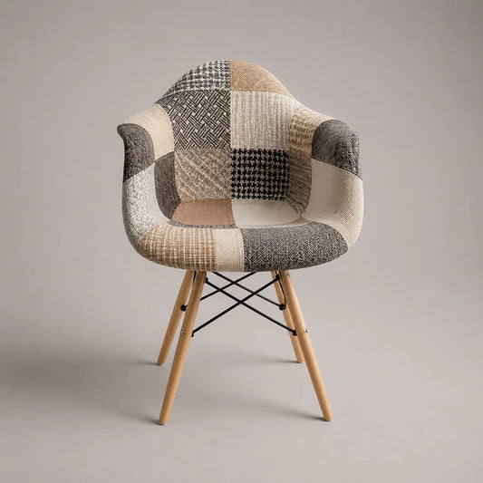 Esszimmerstuhl mit Armlehnen, Polyester-Patchwork und Massivholzbeinen, Beige/Grau/Schwarz/Braun/Naturholz, 62 x 60 x 82 cm